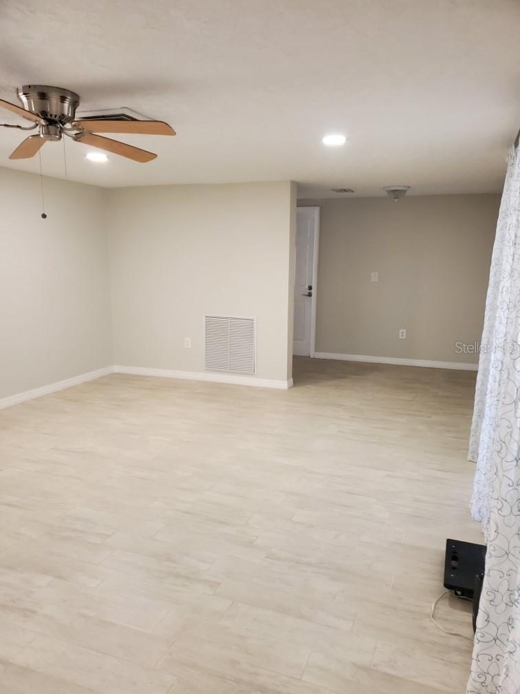 8504 WAGON WHEEL LN — photo 3