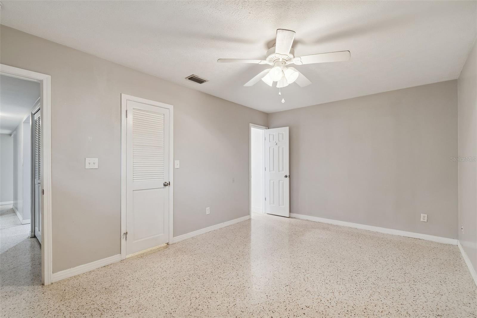 308 BRENTWOOD DR — photo 19