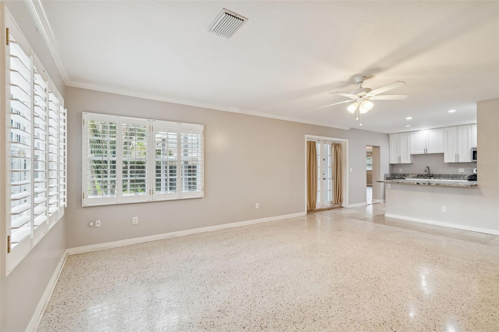 308 BRENTWOOD DR — photo 4
