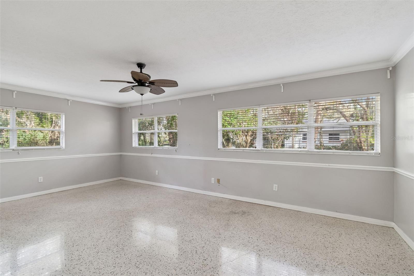 308 BRENTWOOD DR — photo 17