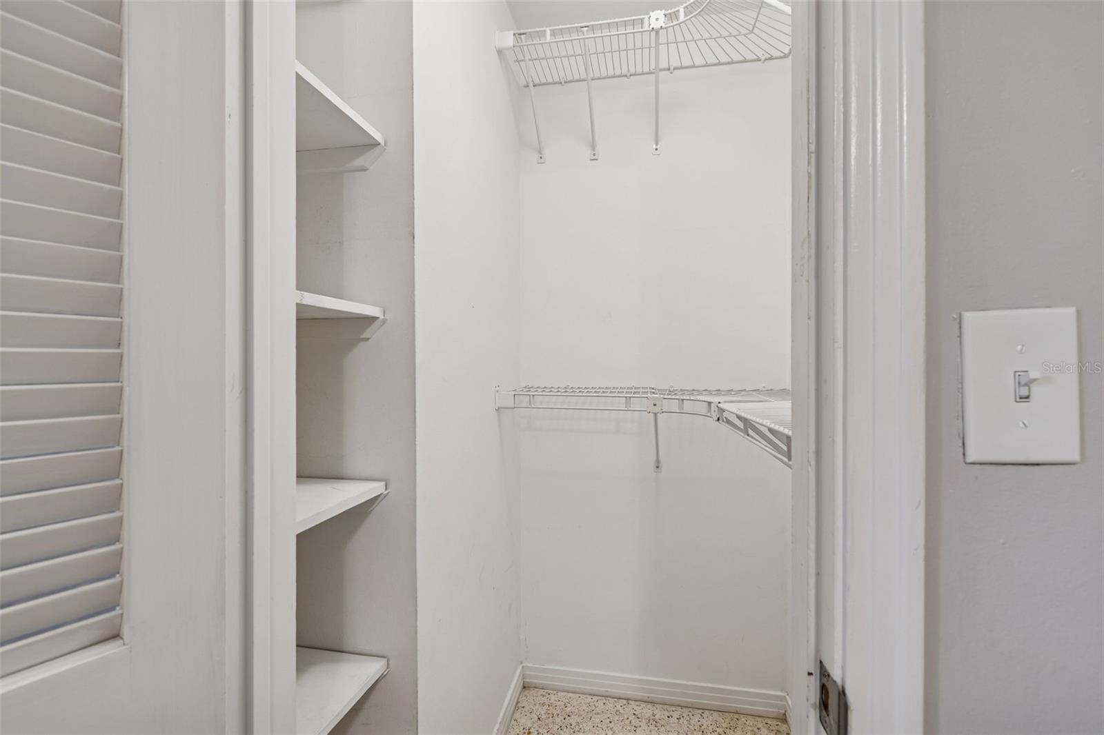 308 BRENTWOOD DR — photo 20