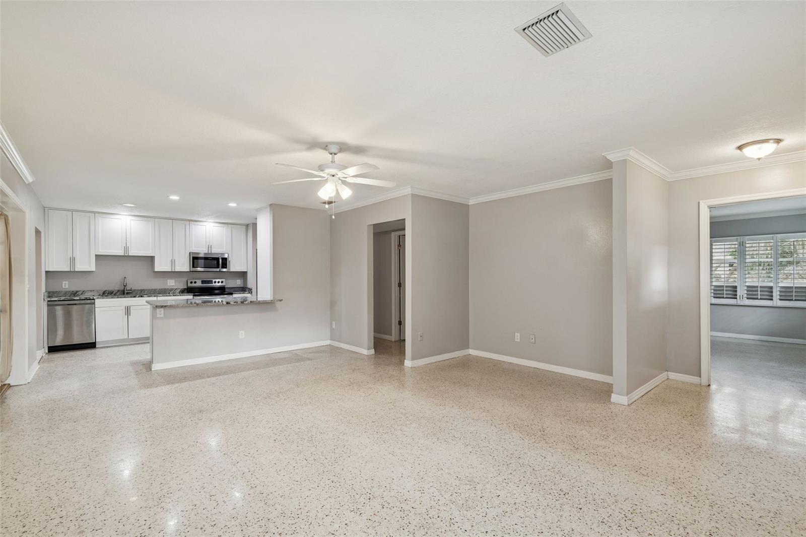 308 BRENTWOOD DR — photo 6