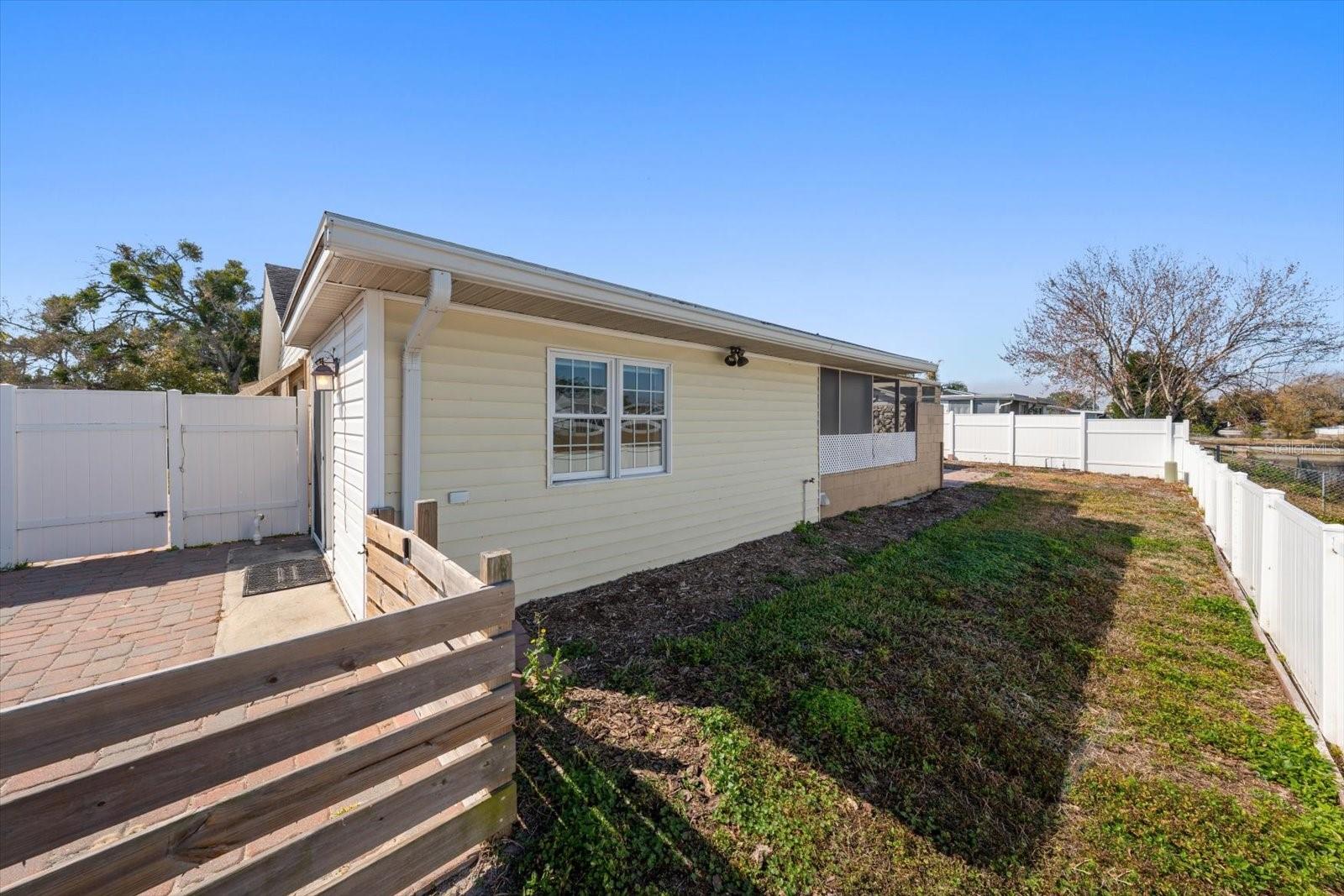 4025 SAIL DR — photo 22