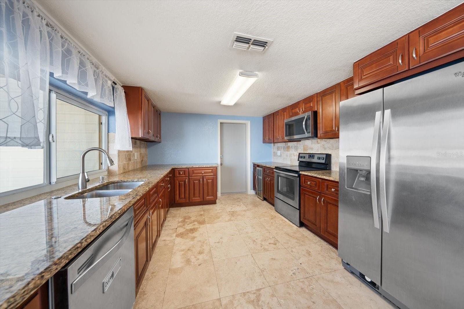 4025 SAIL DR — photo 7