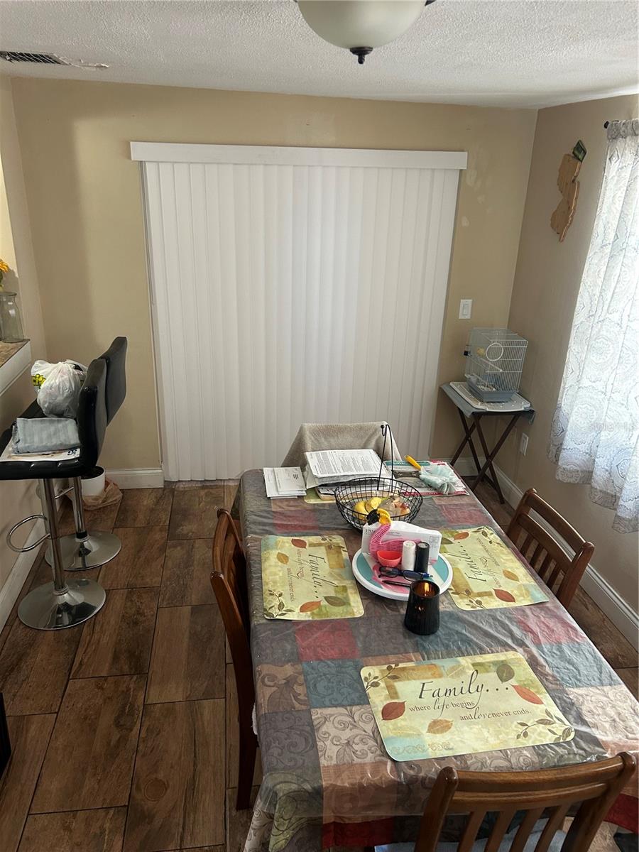 10824 INGLEWOOD AVE — photo 8