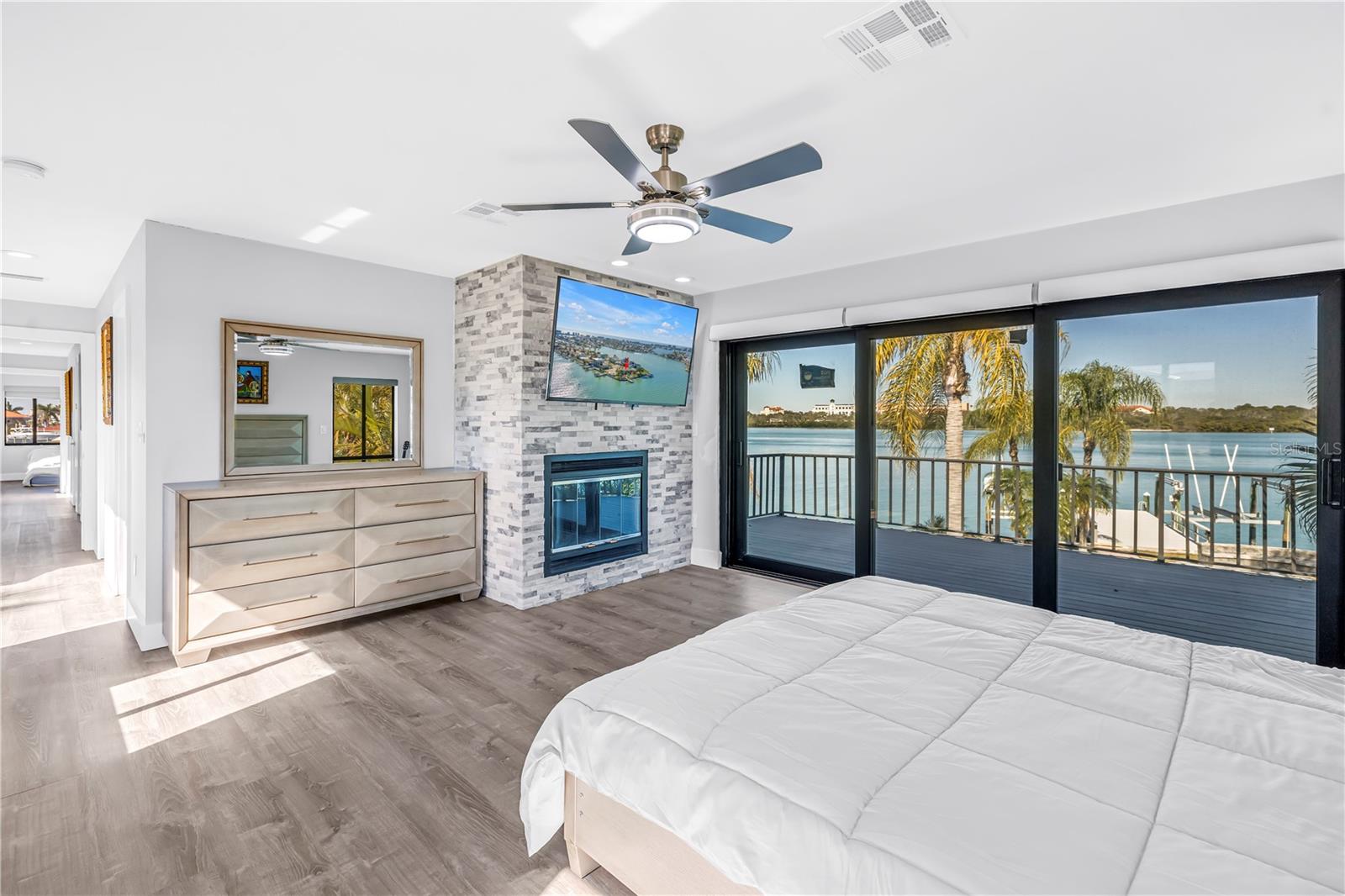 583 CRYSTAL DR — photo 48
