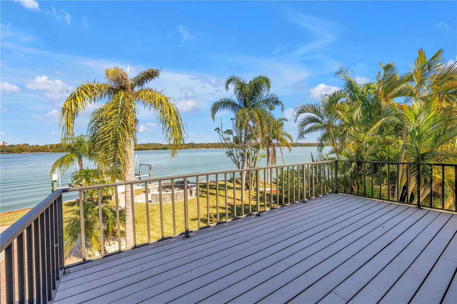 583 CRYSTAL DR — photo 50