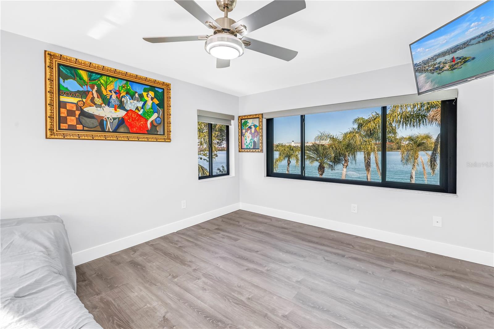583 CRYSTAL DR — photo 61