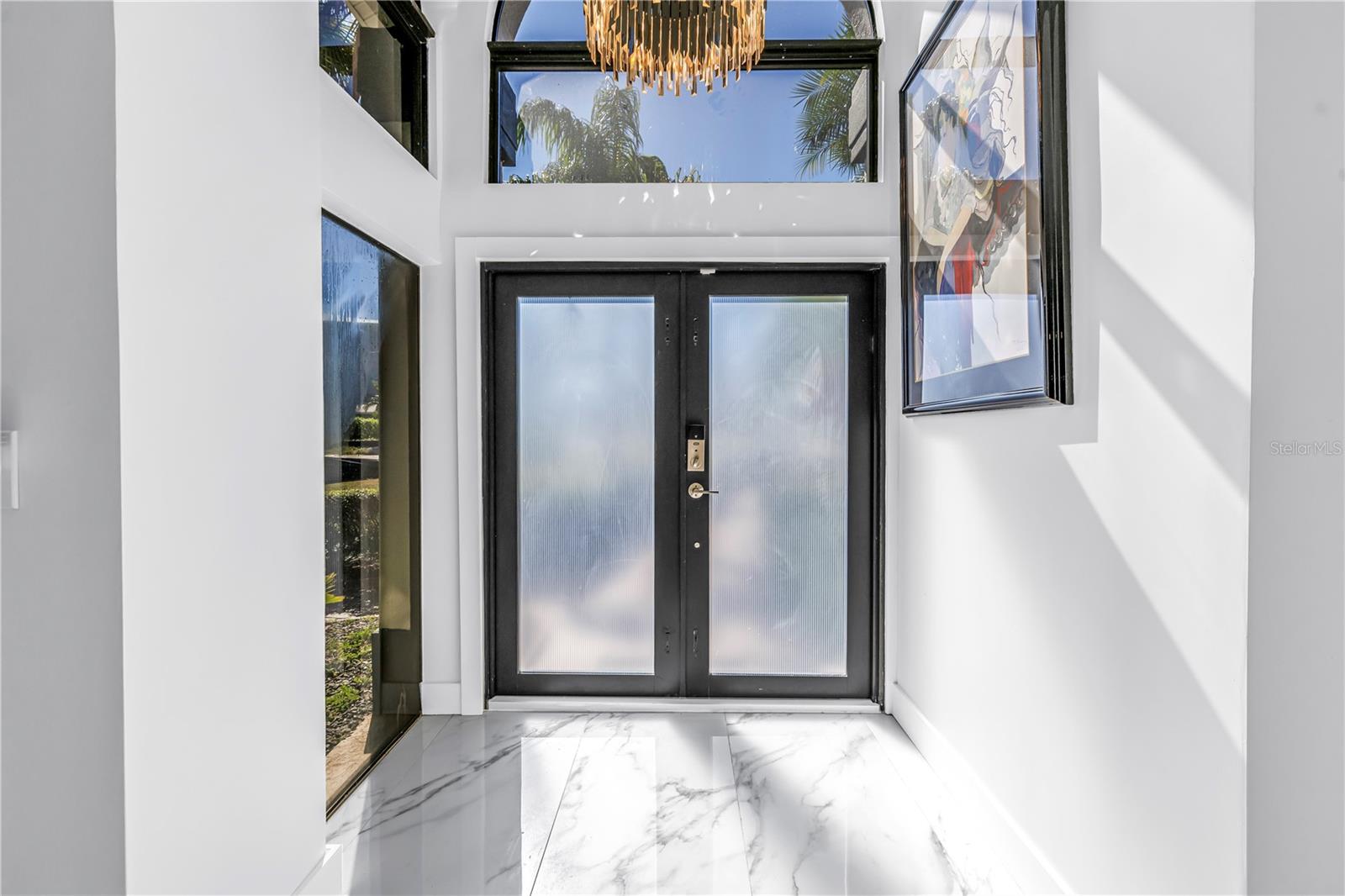 583 CRYSTAL DR — photo 8