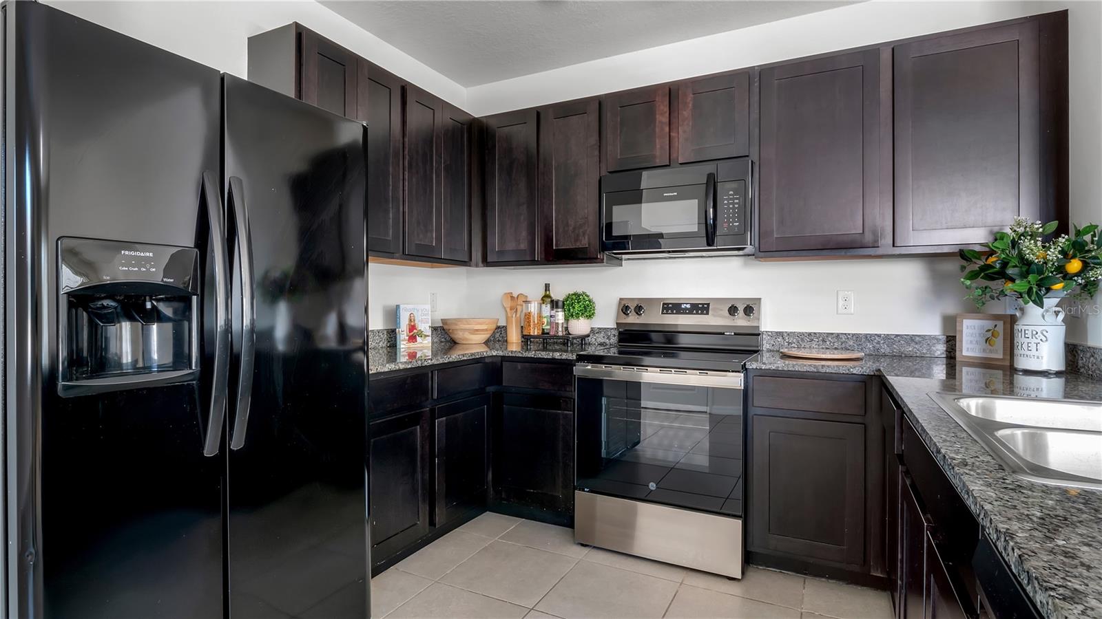 3503 DIAMOND LEAF CT — photo 8