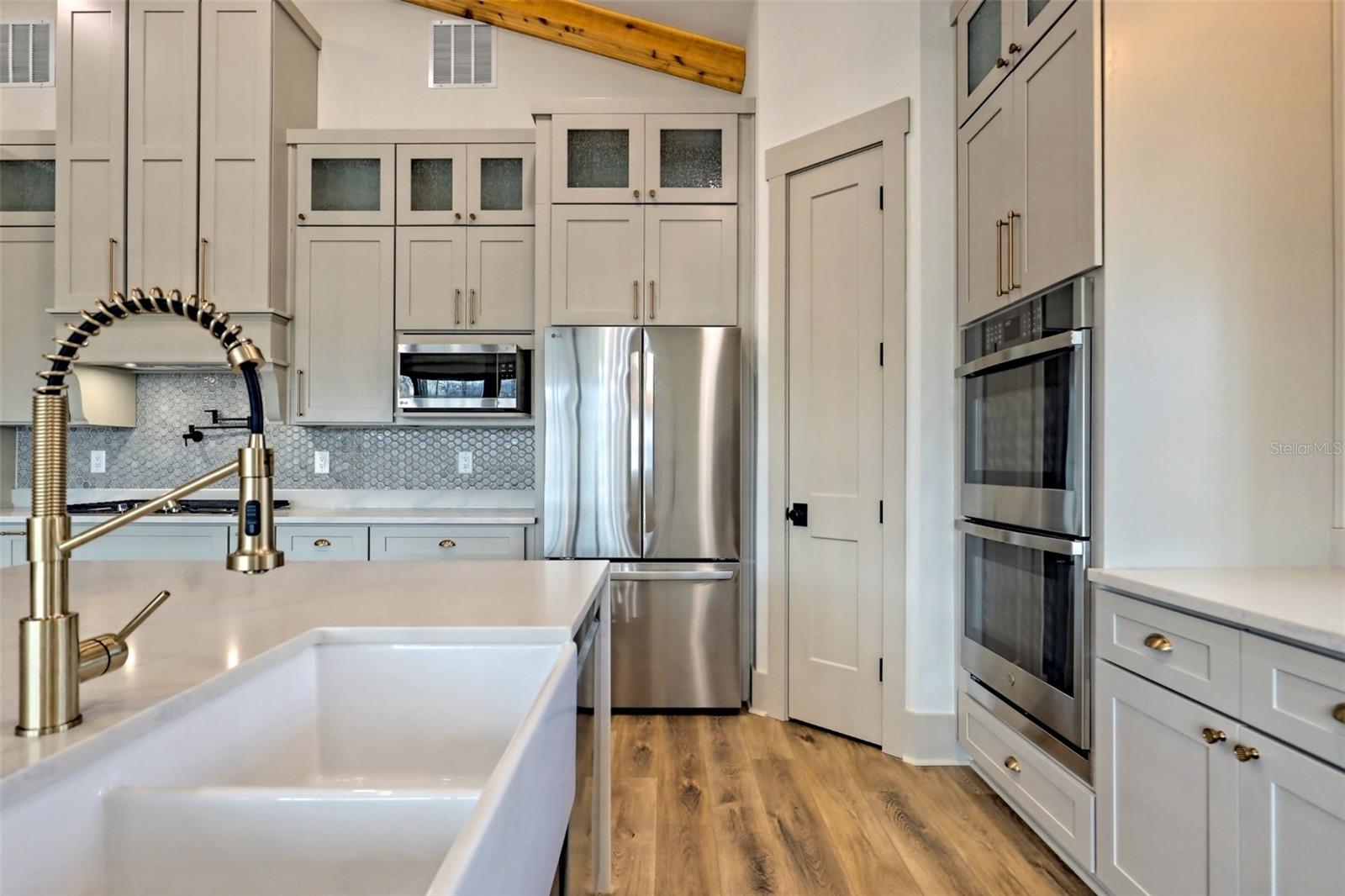1215 ORANGE AVE — photo 4