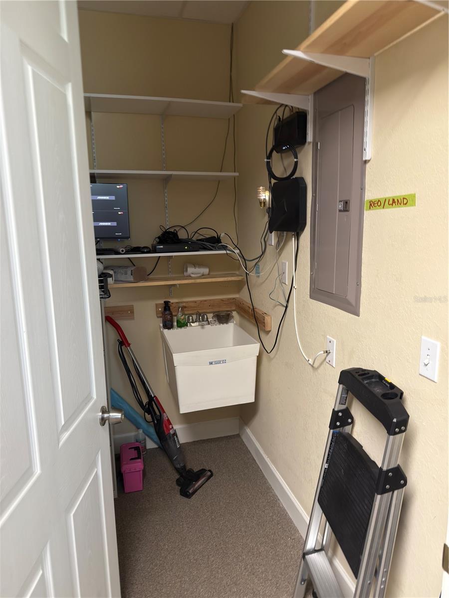 2563 N TOLEDO BLADE BLVD #2 — photo 5