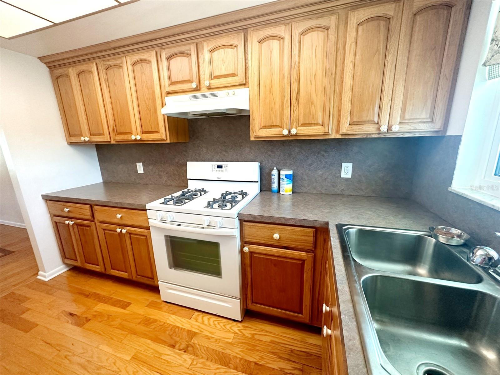 1819 SHORE DR S #307 — photo 5