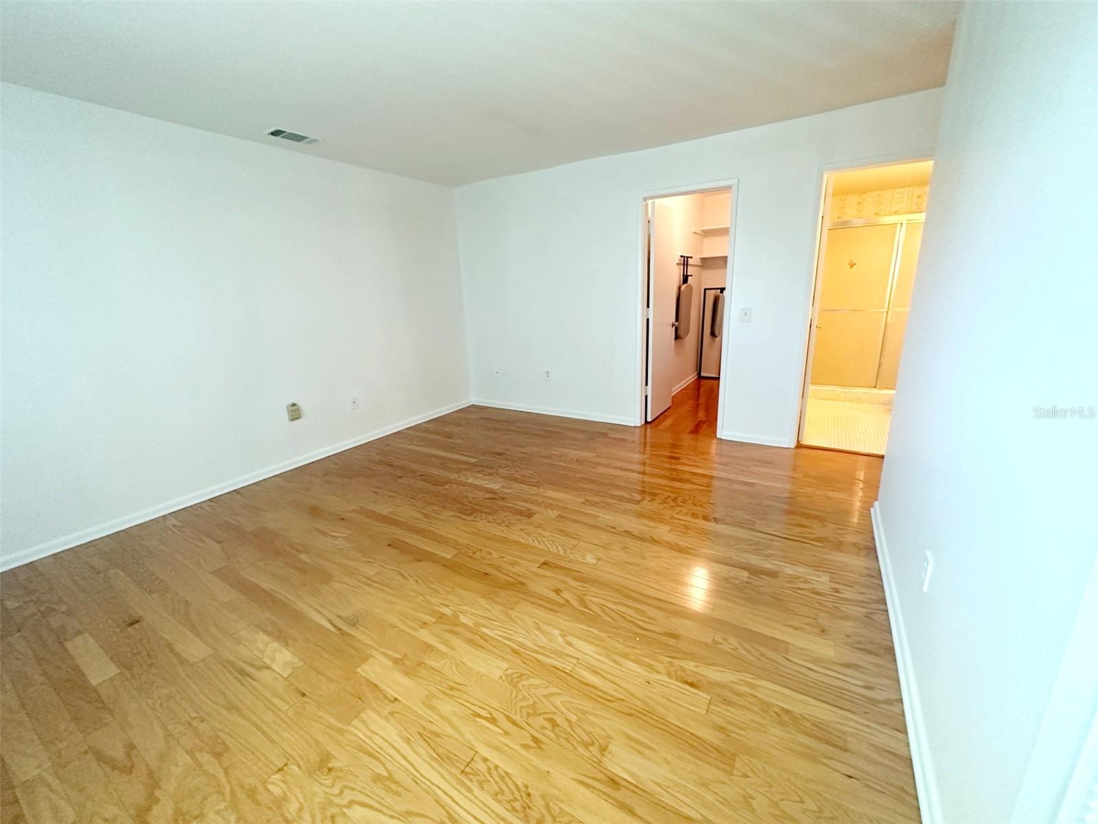 1819 SHORE DR S #307 — photo 7