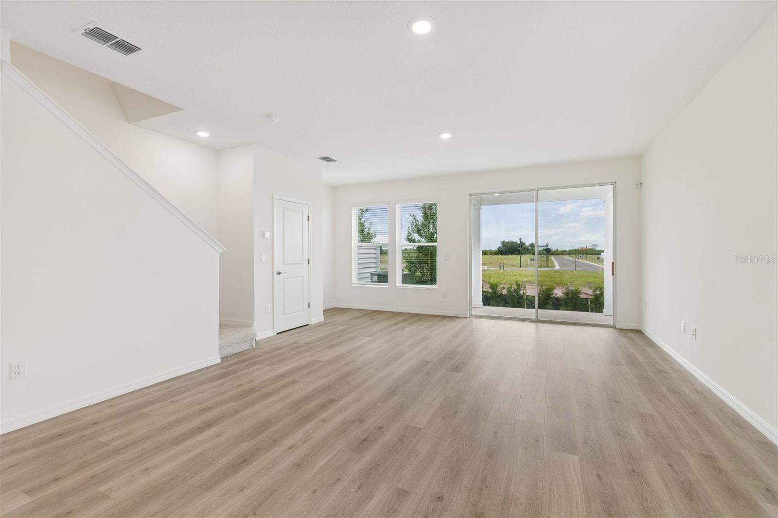 6341 JENSEN VIEW AVE — photo 11