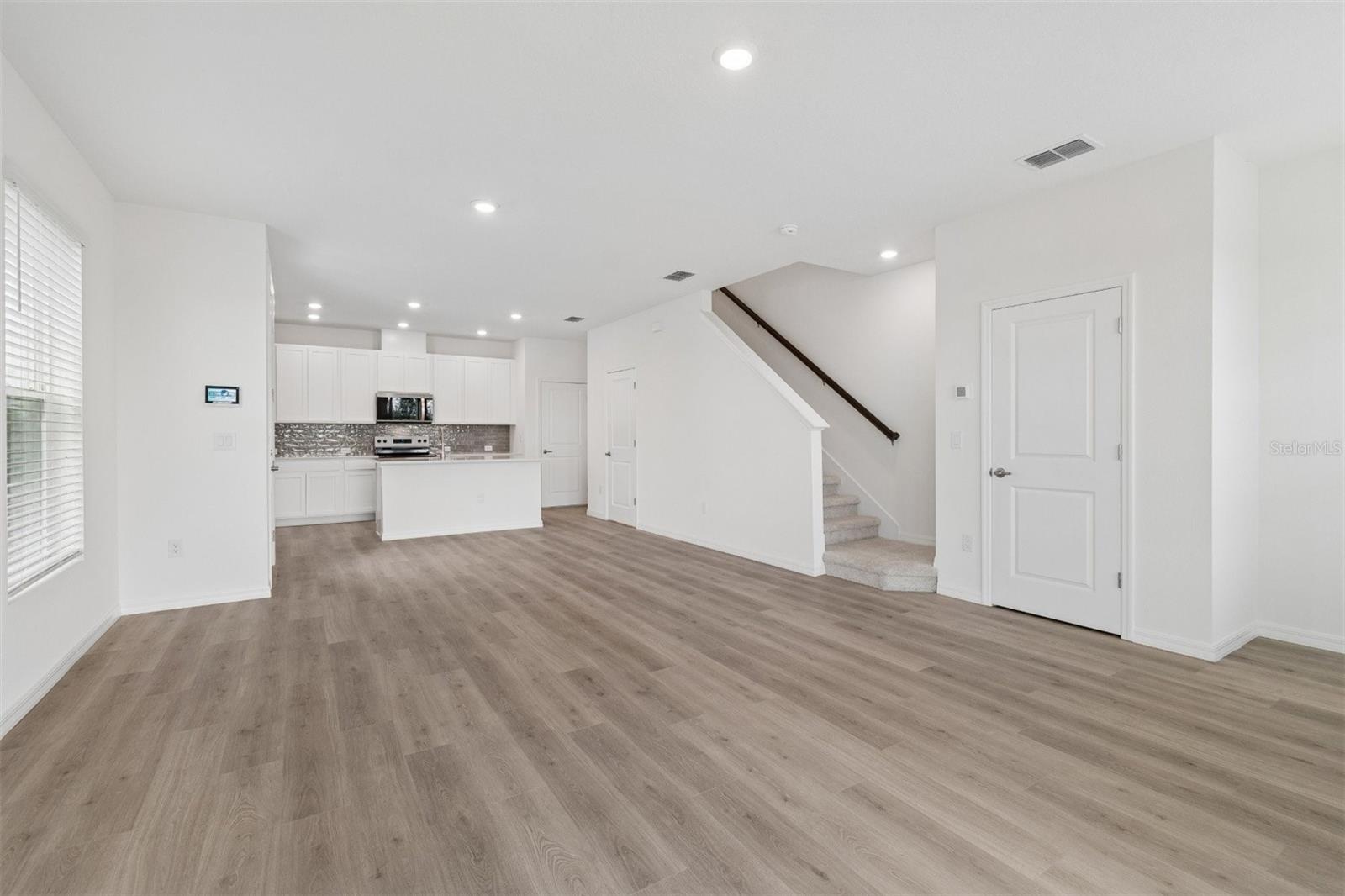 6341 JENSEN VIEW AVE — photo 13
