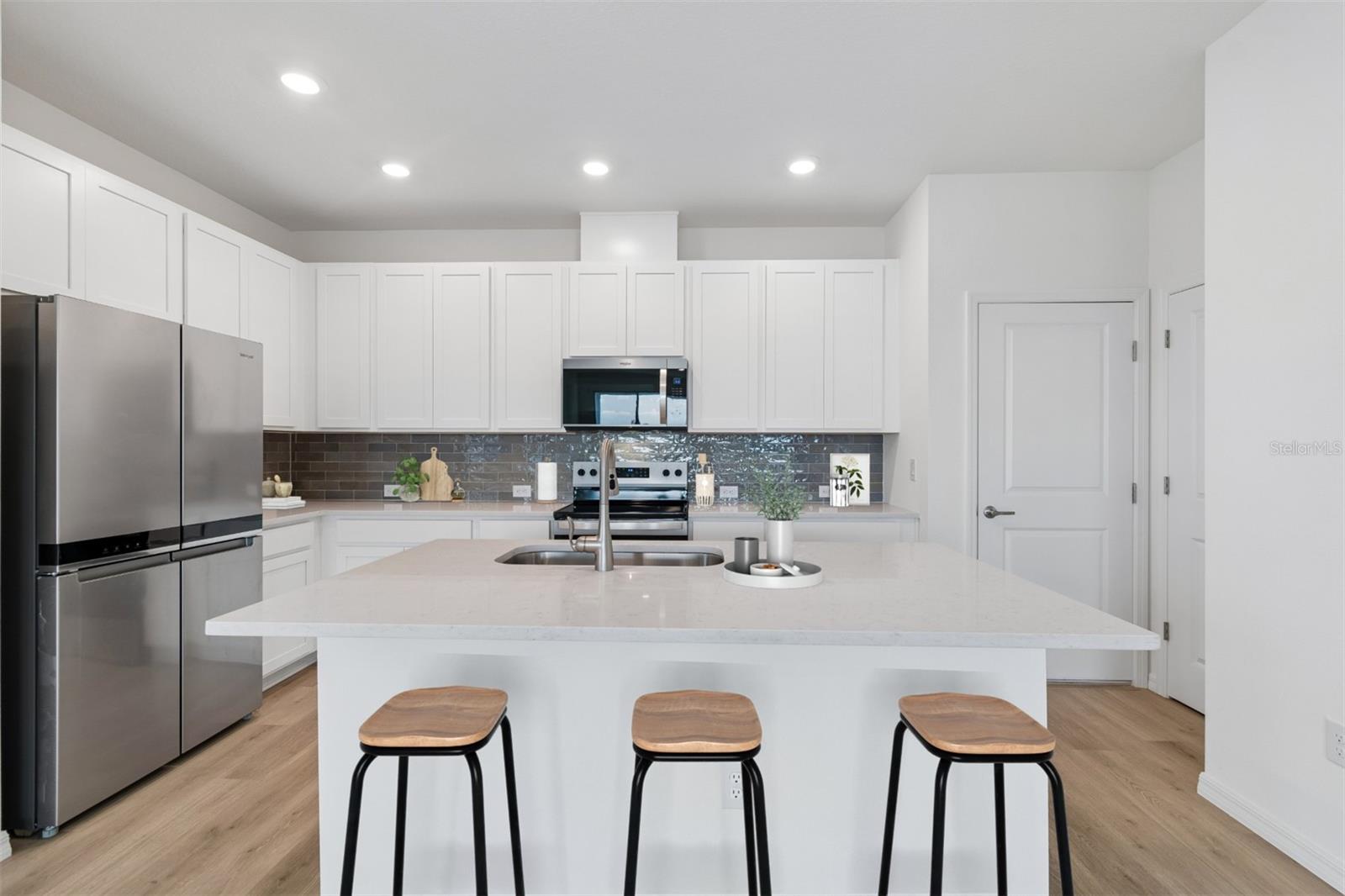 6341 JENSEN VIEW AVE — photo 4
