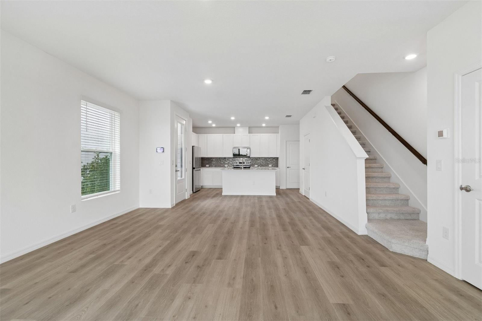 6341 JENSEN VIEW AVE — photo 12