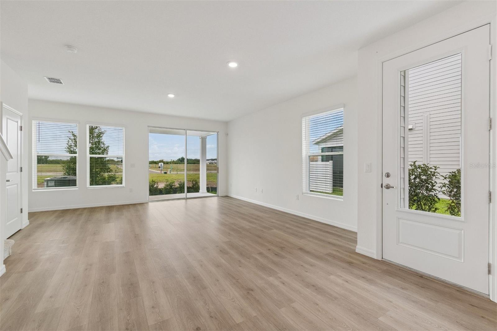 6341 JENSEN VIEW AVE — photo 10