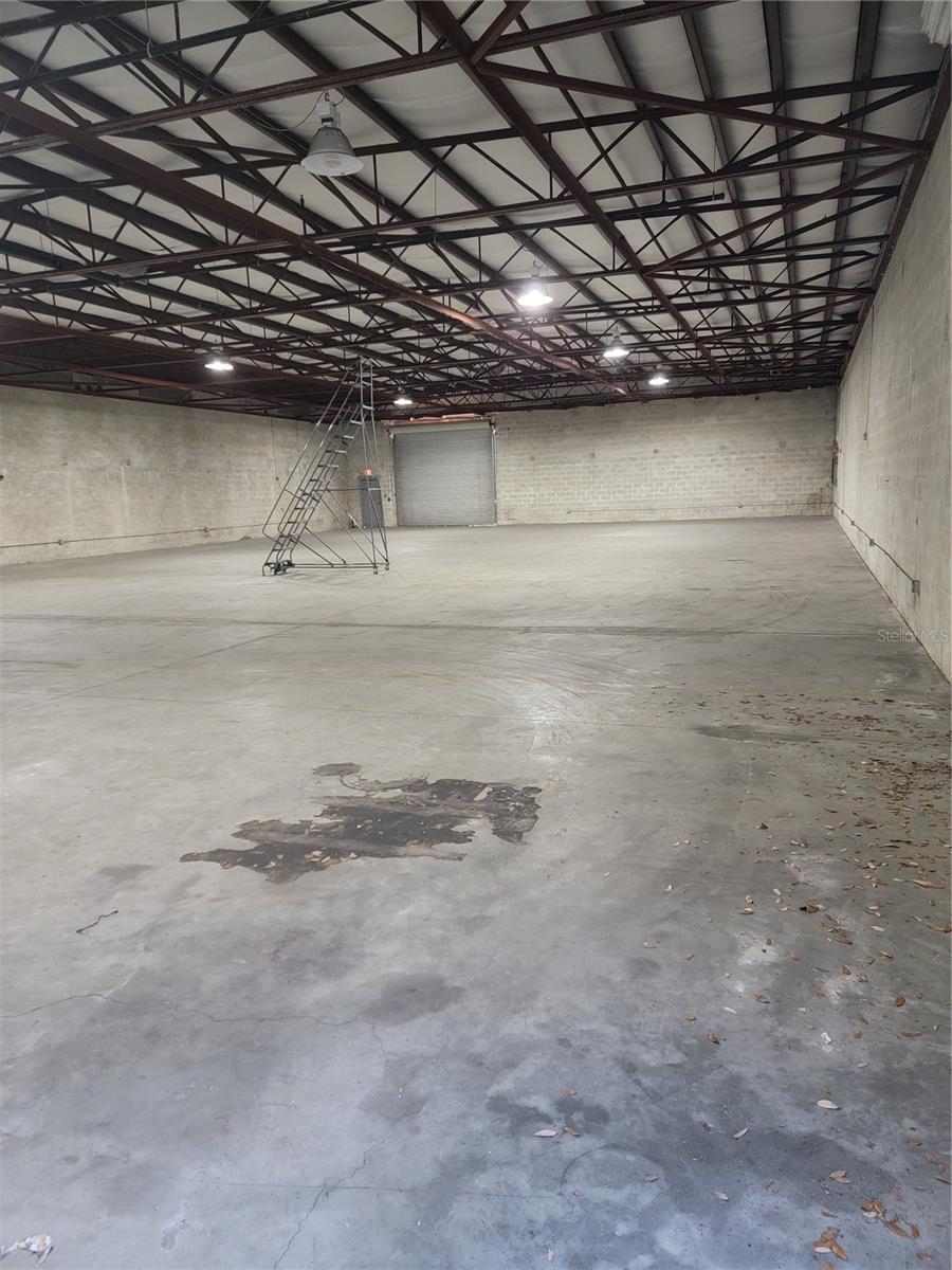 737 COMMERCE DR — photo 2