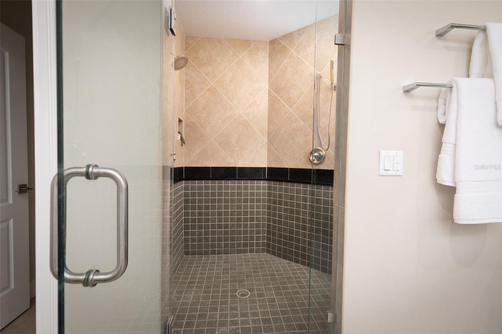220 108TH AVE #304 — photo 45