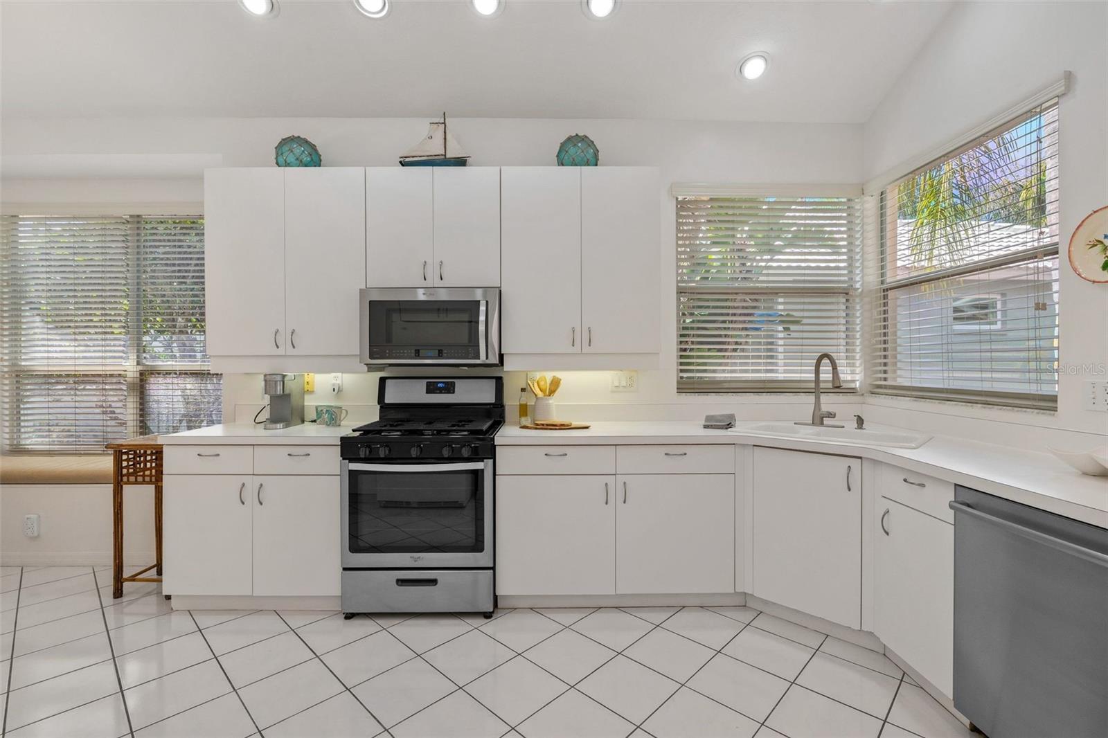 6427 BERKSHIRE PL — photo 10