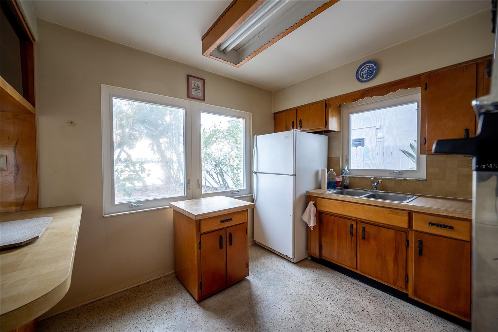 1425 COREY WAY S — photo 15