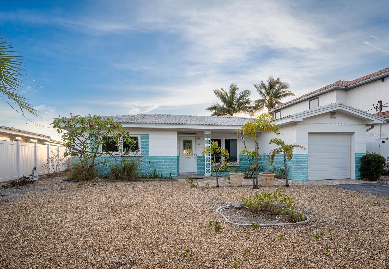 1425 COREY WAY S — photo 31