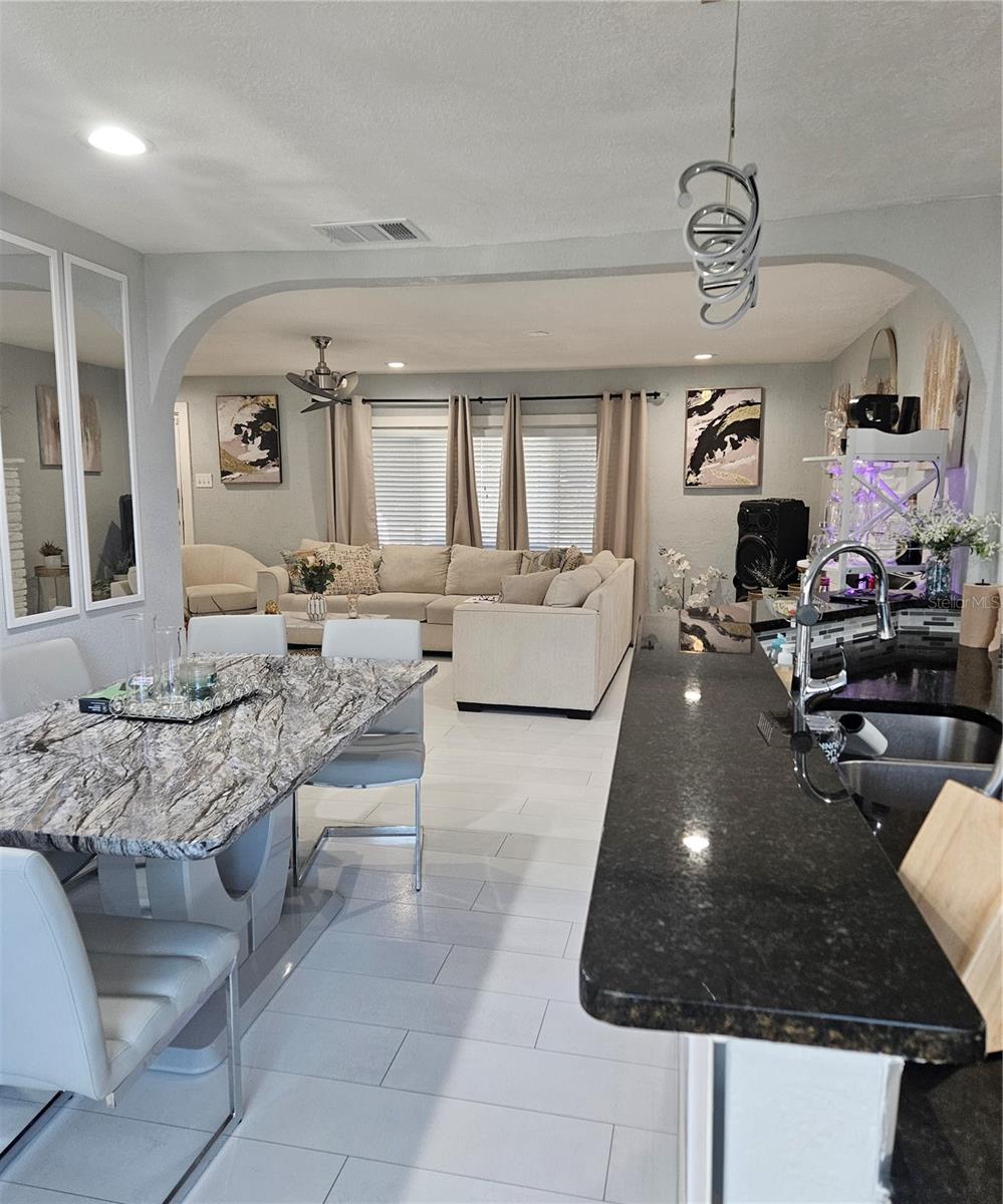 9306 FOREST HILLS DR — photo 4