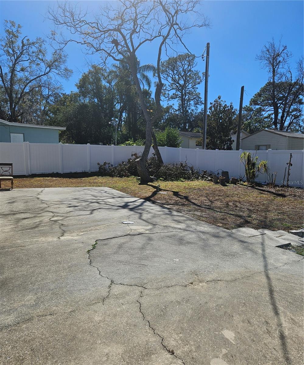 9306 FOREST HILLS DR — photo 16