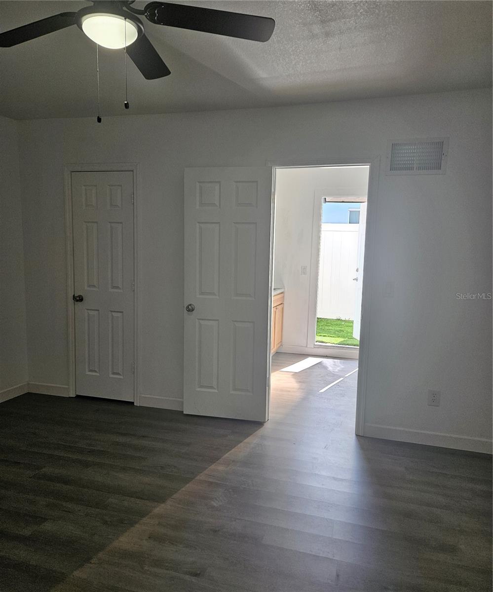 9306 FOREST HILLS DR — photo 11
