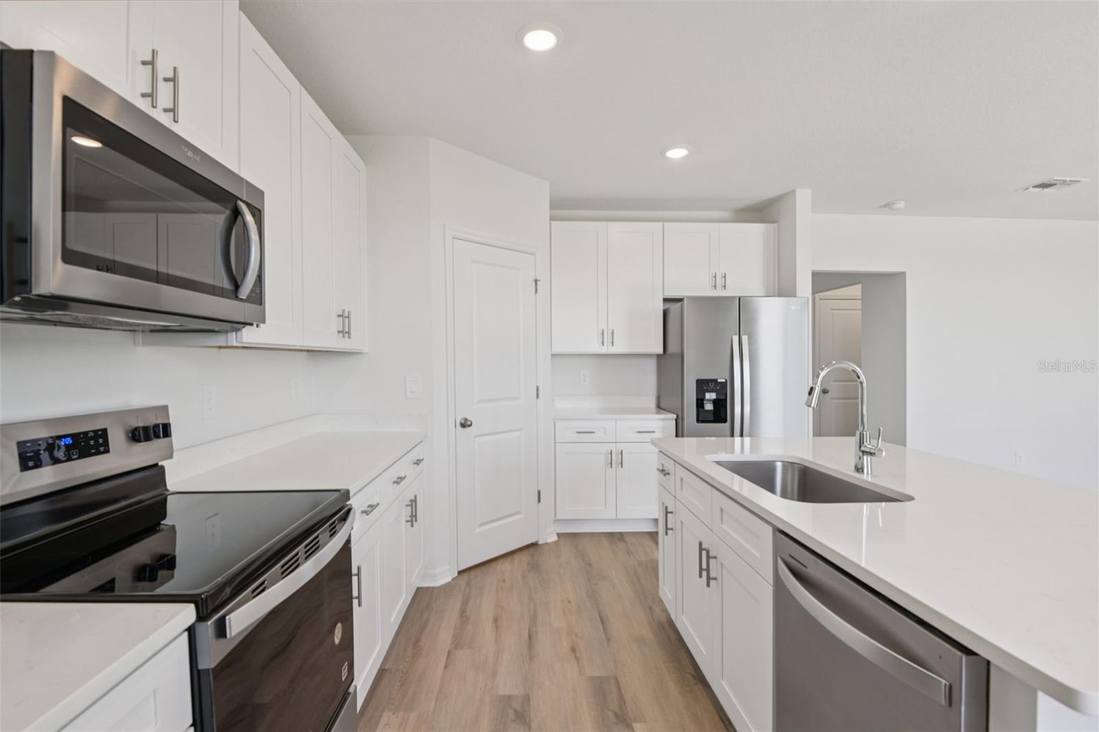 12581 HOMELAND DR — photo 13
