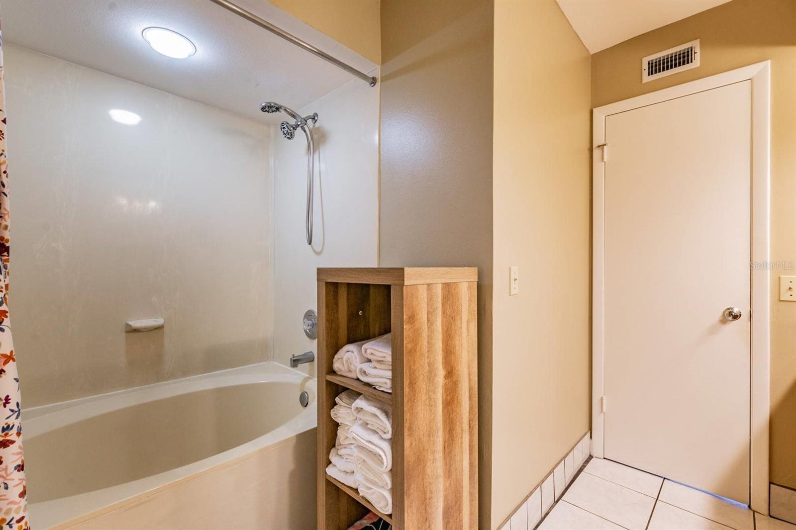 5701 BAHIA DEL MAR CIR #403 — photo 17