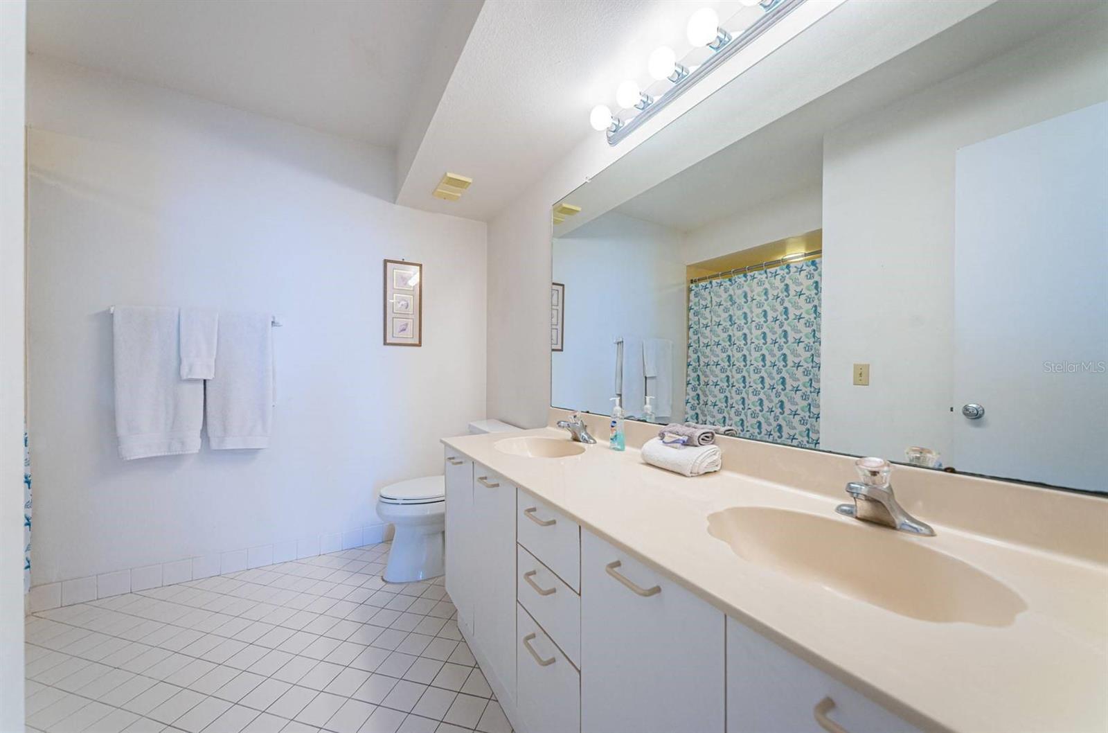 5801 BAHIA DEL MAR CIR #512 — photo 16