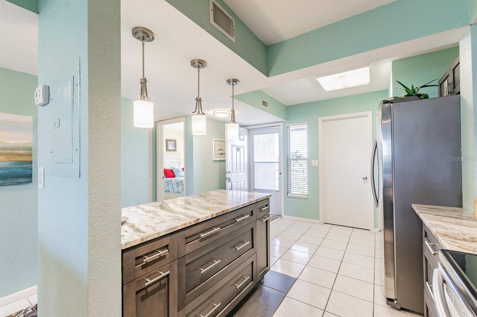 5901 BAHIA DEL MAR CIR #422 — photo 13
