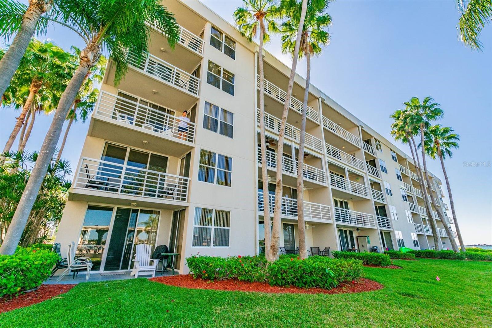 5901 BAHIA DEL MAR CIR #422 — photo 20