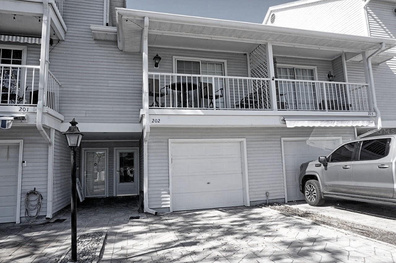 2051 VISTA DEL SOL CIR #202 — photo 39