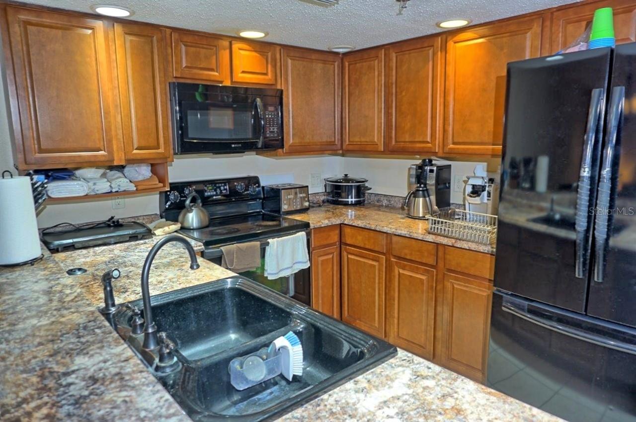 2051 VISTA DEL SOL CIR #202 — photo 4