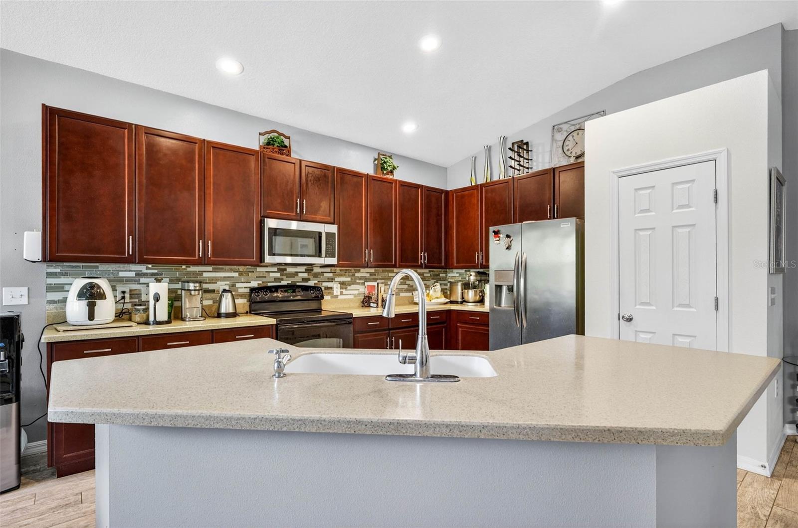 11013 ROCKLEDGE VIEW DR — photo 12