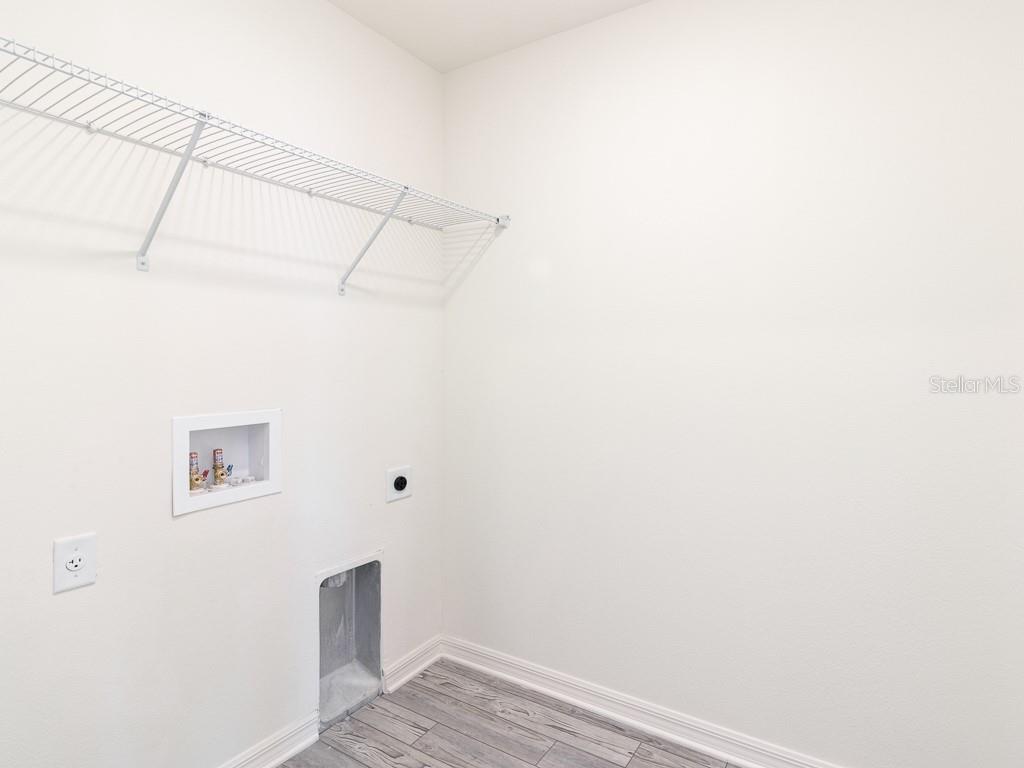 1359 HAGERICK LN — photo 13