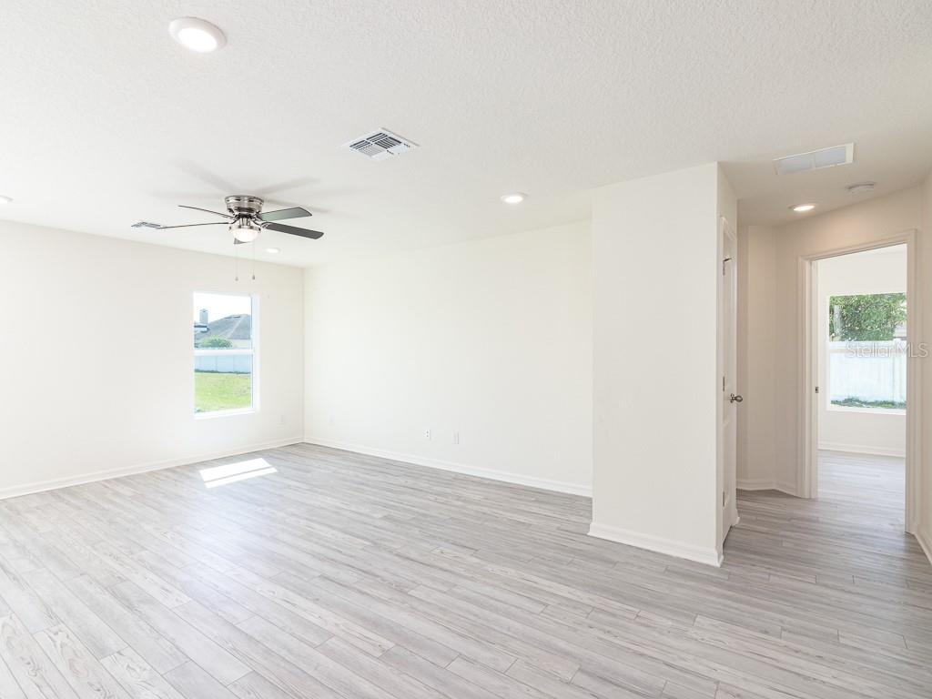 1359 HAGERICK LN — photo 10