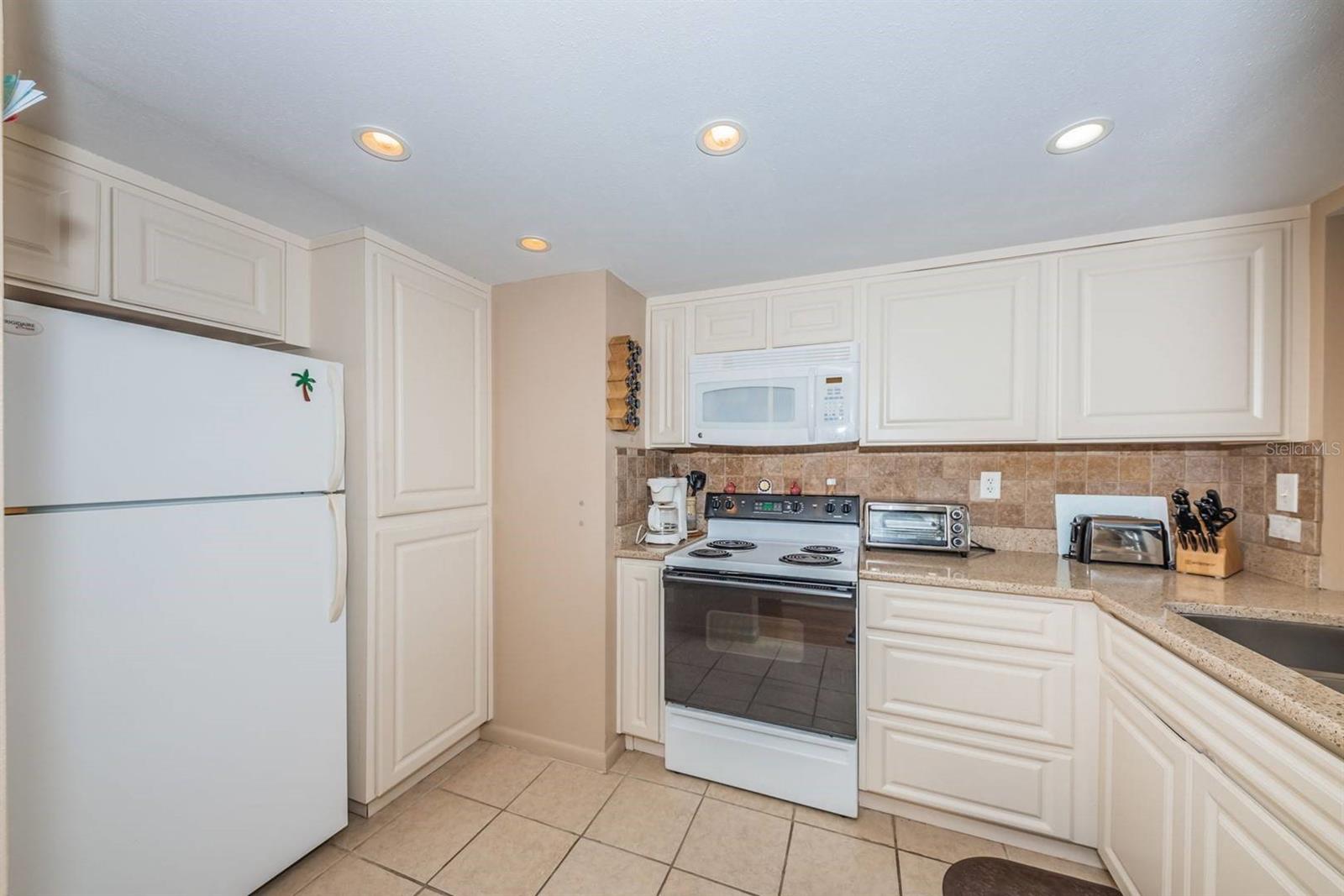 6218 PALMA DEL MAR BLVD S #401 — photo 3