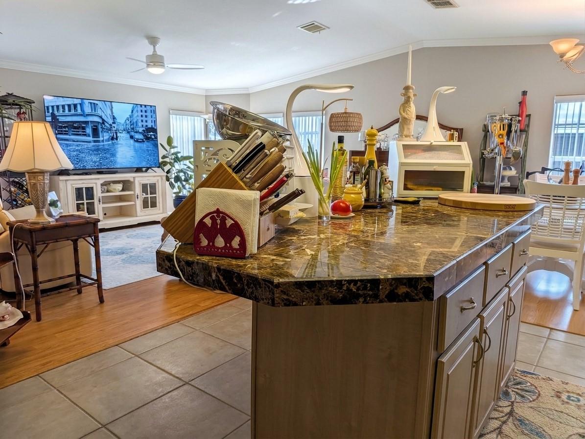 34709 LAKE DR N — photo 10