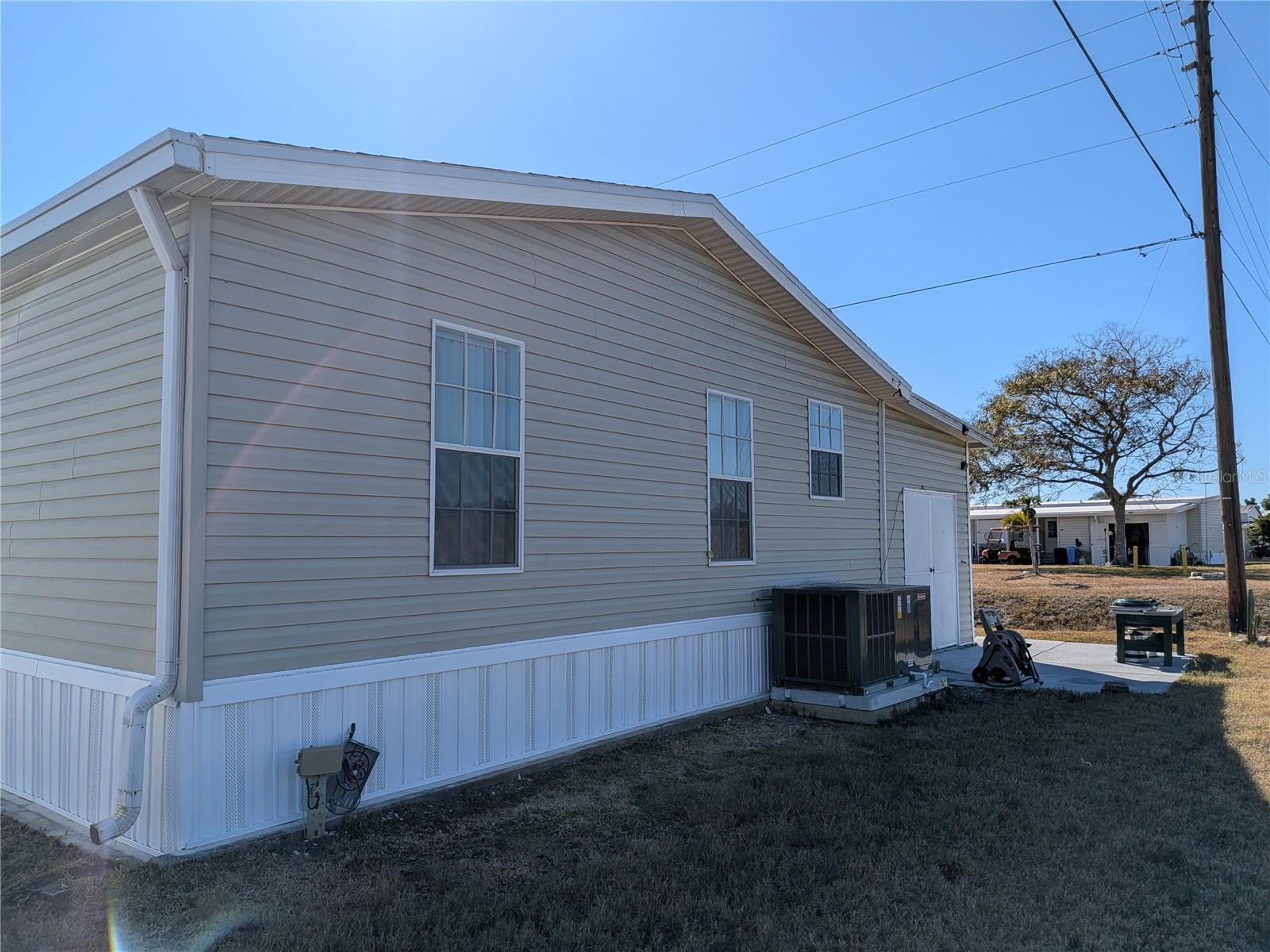 34709 LAKE DR N — photo 27