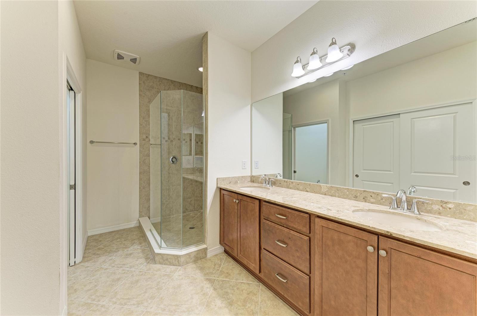 1246 RIVERSCAPE ST — photo 38