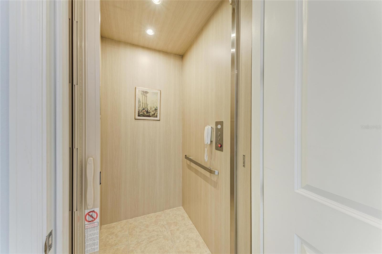 1246 RIVERSCAPE ST — photo 14
