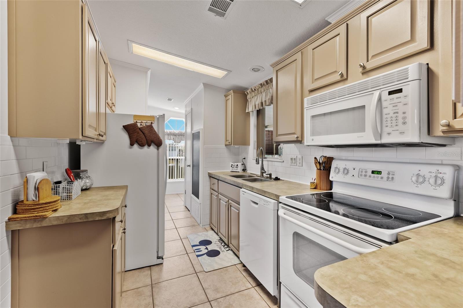 134 AMERICANA CT NE #216 — photo 7
