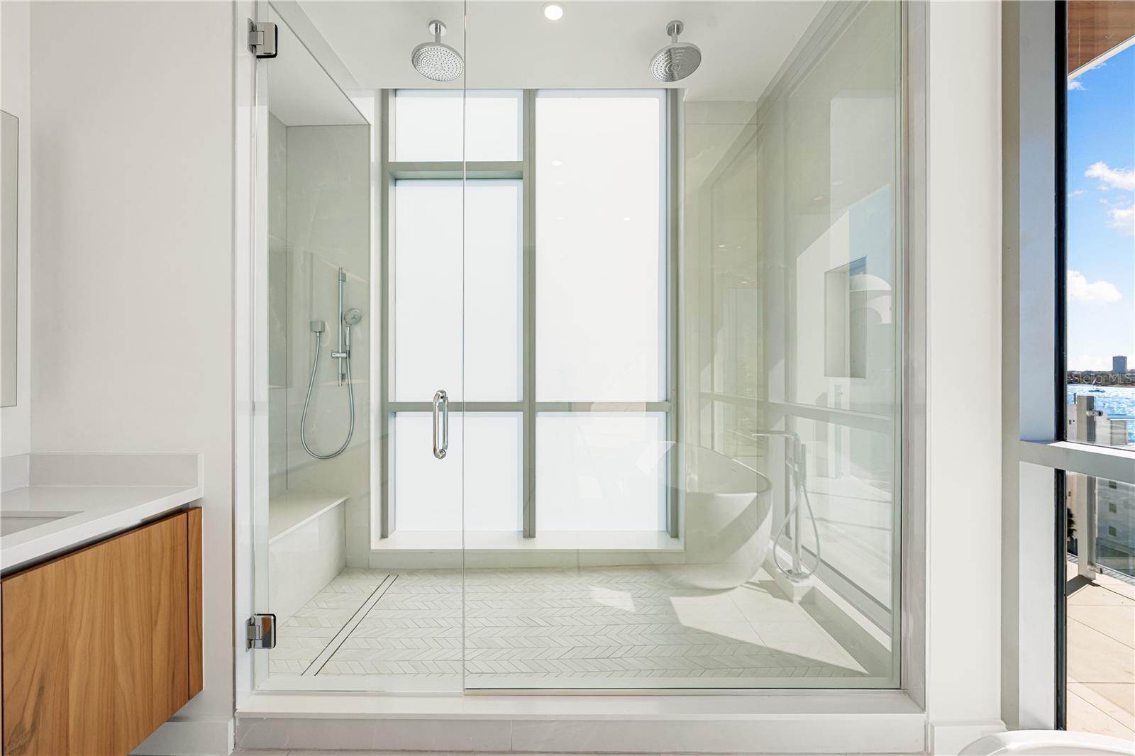 111 GOLDEN GATE #701 — photo 41