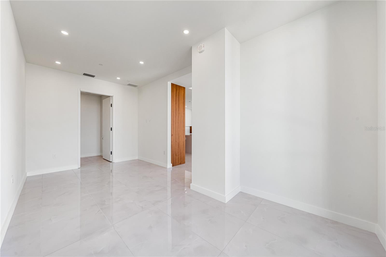 111 GOLDEN GATE #701 — photo 33