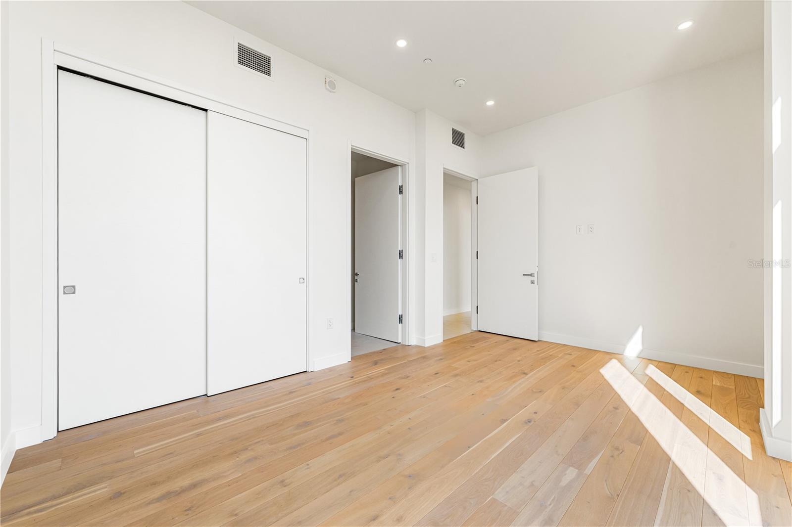 111 GOLDEN GATE #701 — photo 52